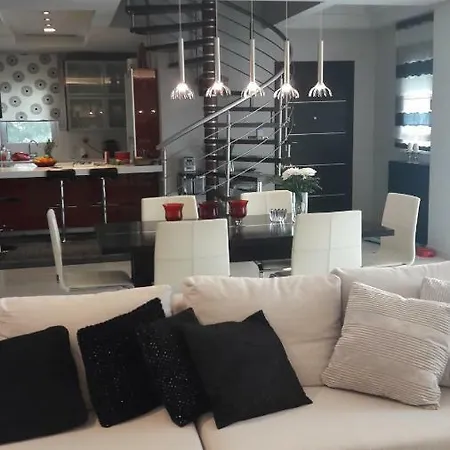 וילה Grand Seaview Kiáton